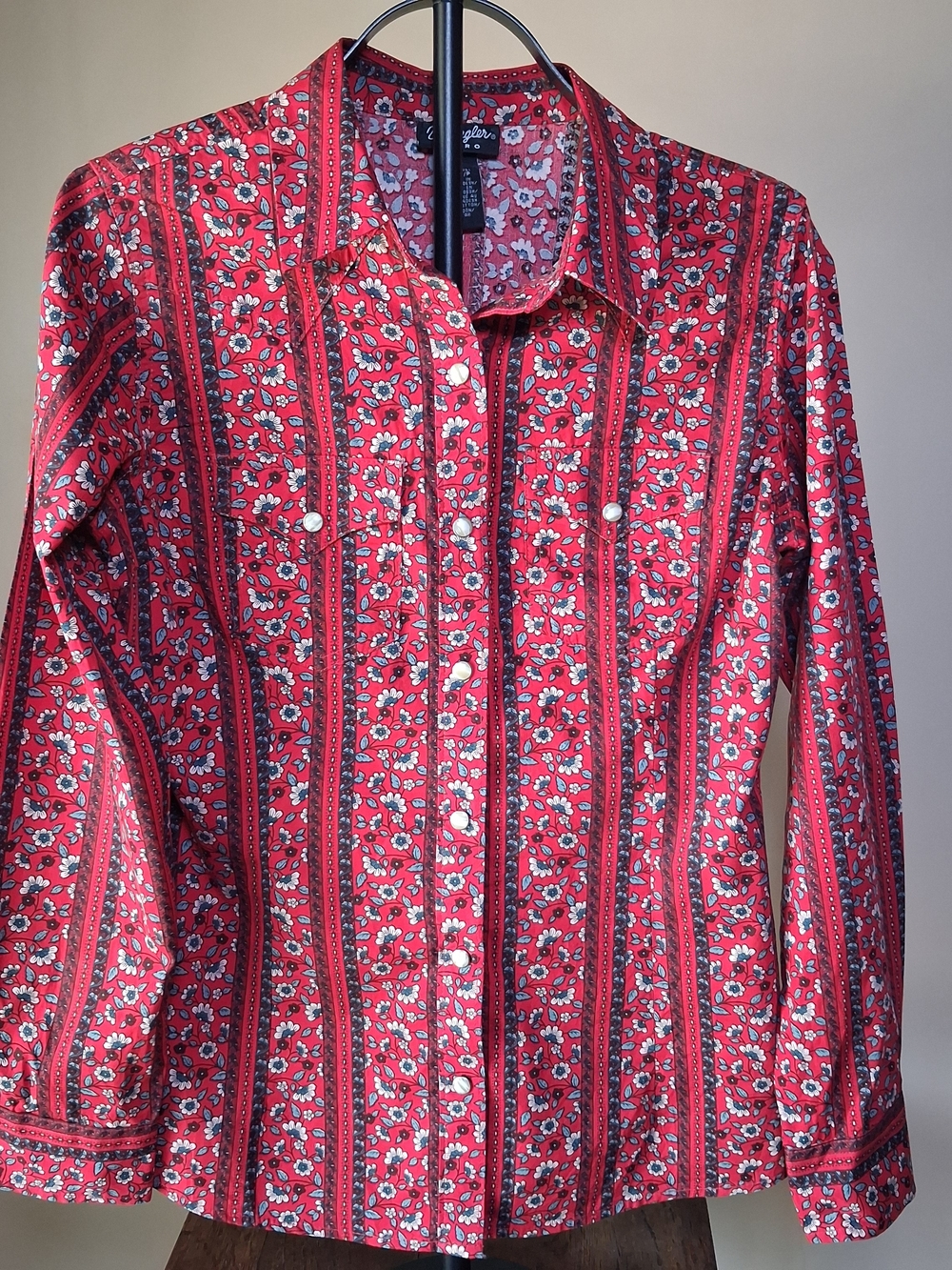 Wrangler Retro Women's Red Pearl Snap Shirt Western Floral Rodeo Wear; Sz S